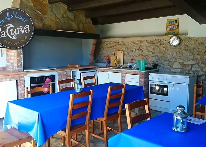 La Curva Surfhouse Bed & Breakfast Loredo photo